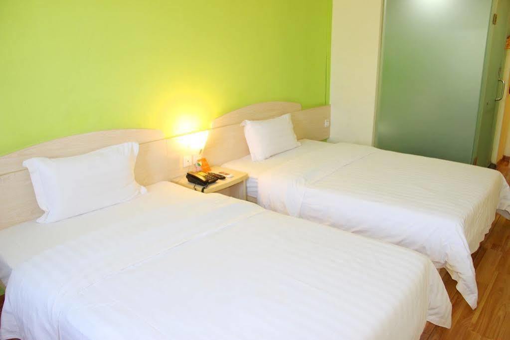 7 Days Inn Canton Esterno foto